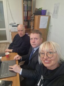 Коли суд перетворює правосуддя на лотерею, на кону стоїть не лише доля Геннадія Буряка, а й довіра всіх нас до закону. Але боротьба триває — бо право на надію сильніше за байдужість системи.

